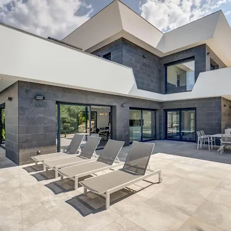 Villa Belvilla By Oyo Casa Leda